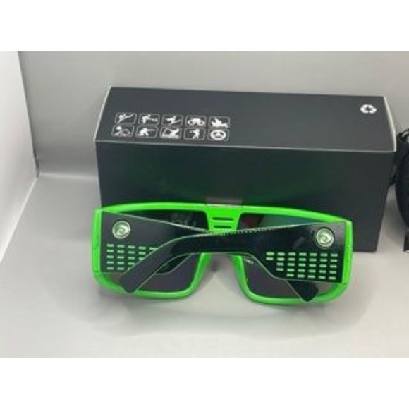 New Dubery Sunglasses LAST ONE! - Picture 3 of 3